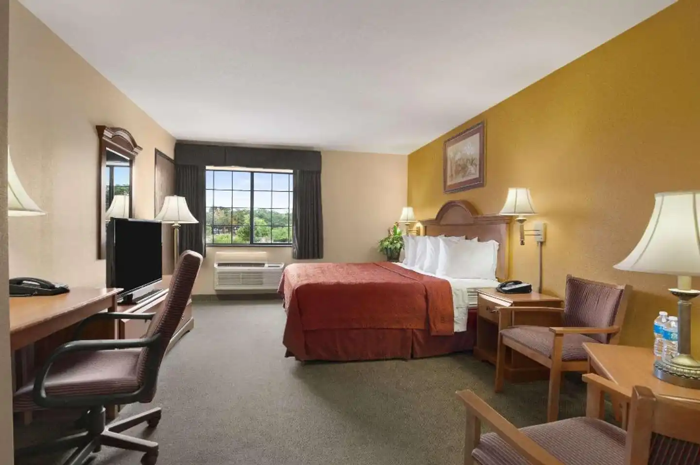 Days Inn & Suites by Wyndham San Antonio North Stone Oak Lobby