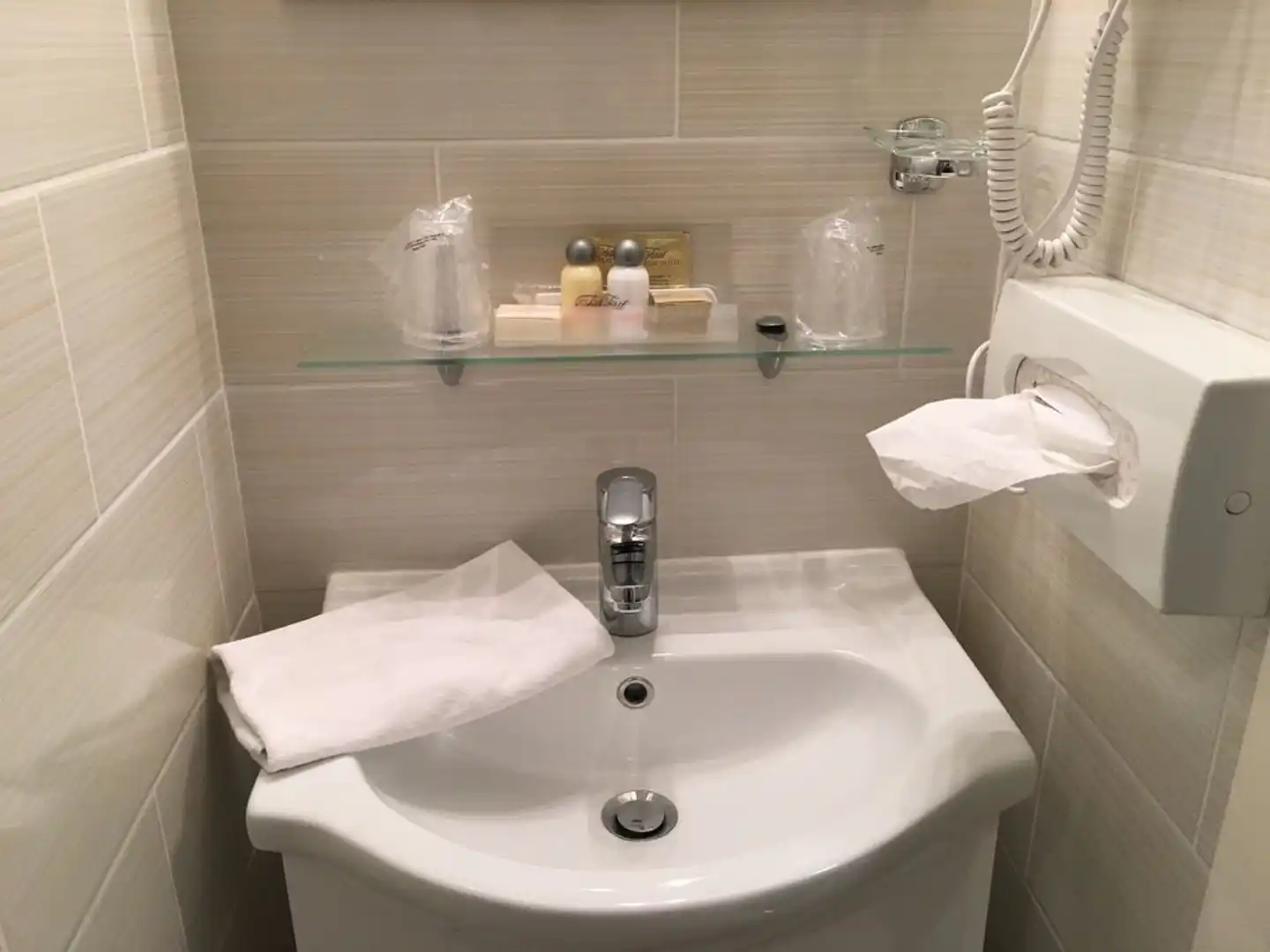 First Euroflat Hotel Badezimmer