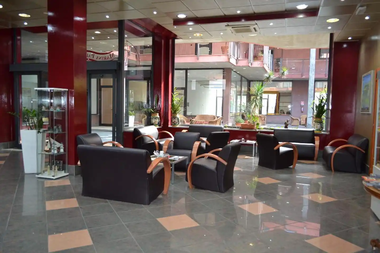 Marina Palace Hotel & Congress Hall Bar