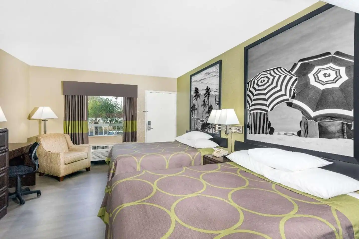 Super 8 by Wyndham Sarasota Near Siesta Key Wohnbeispiel