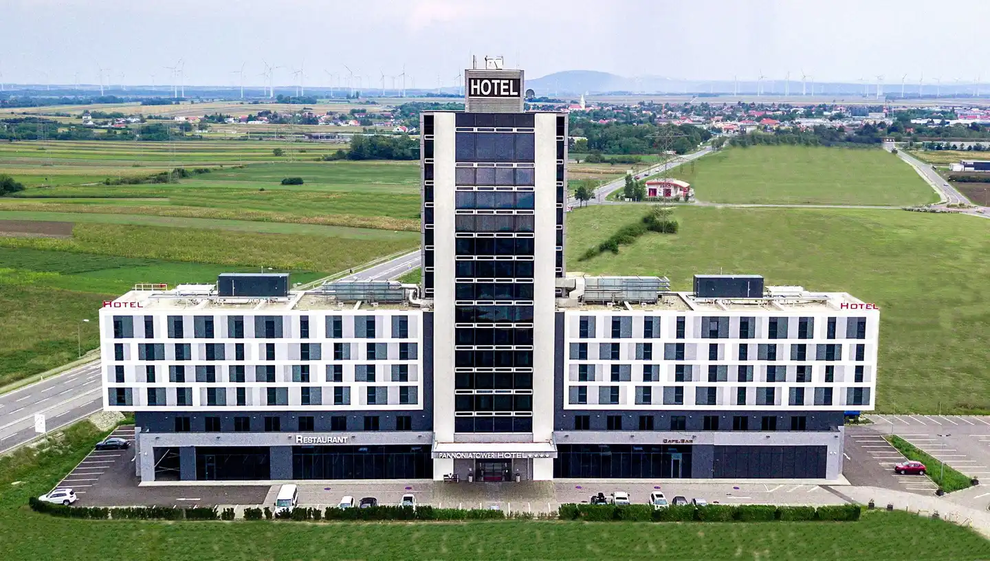 Pannonia Tower Hotel Aussenansicht