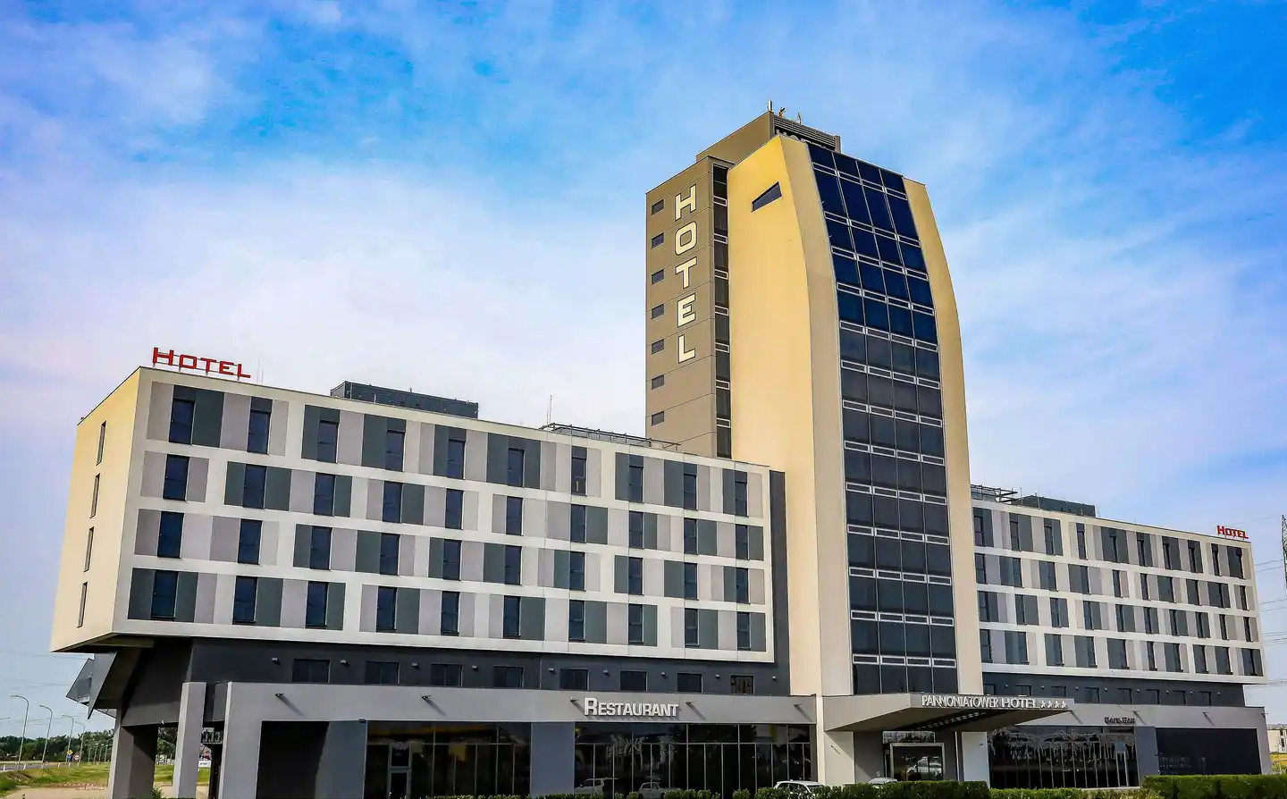 Pannonia Tower Hotel Aussenansicht