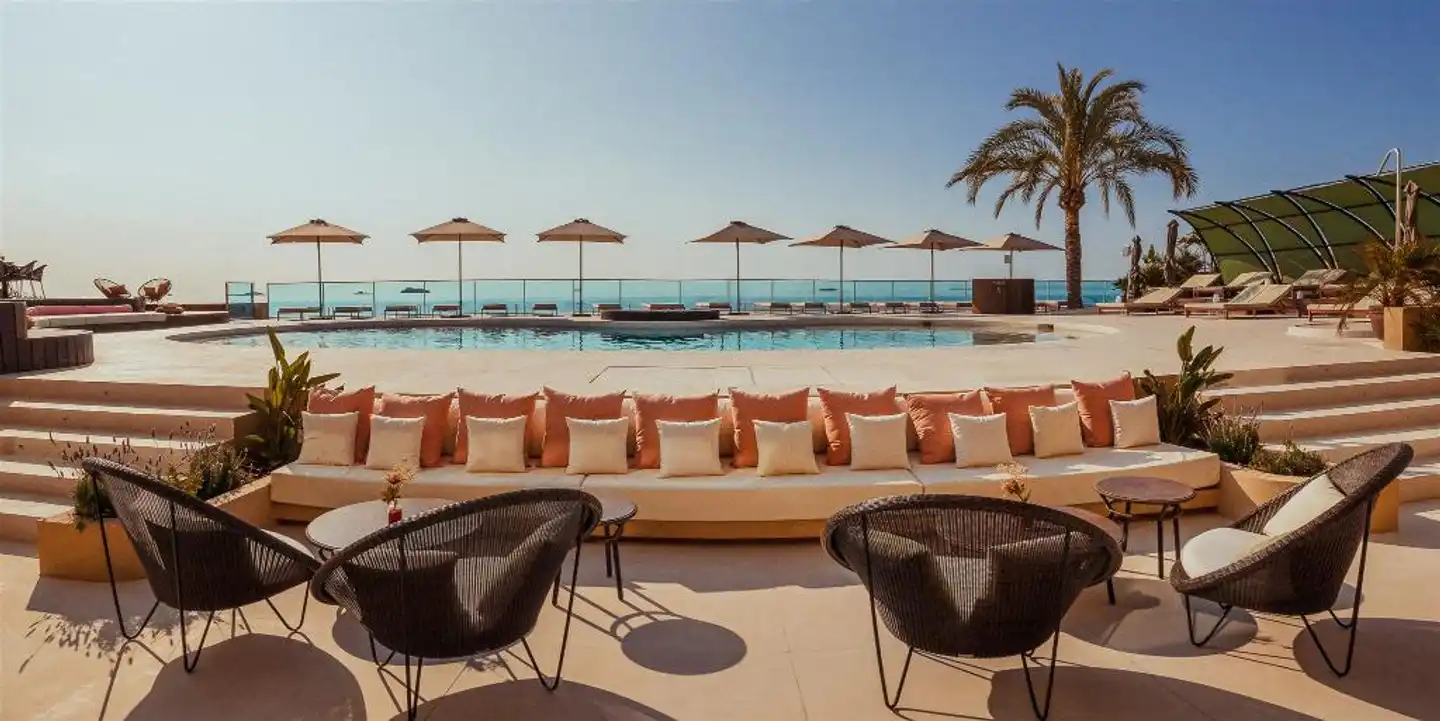 AMA Ibiza Beachfront Suites Terrasse