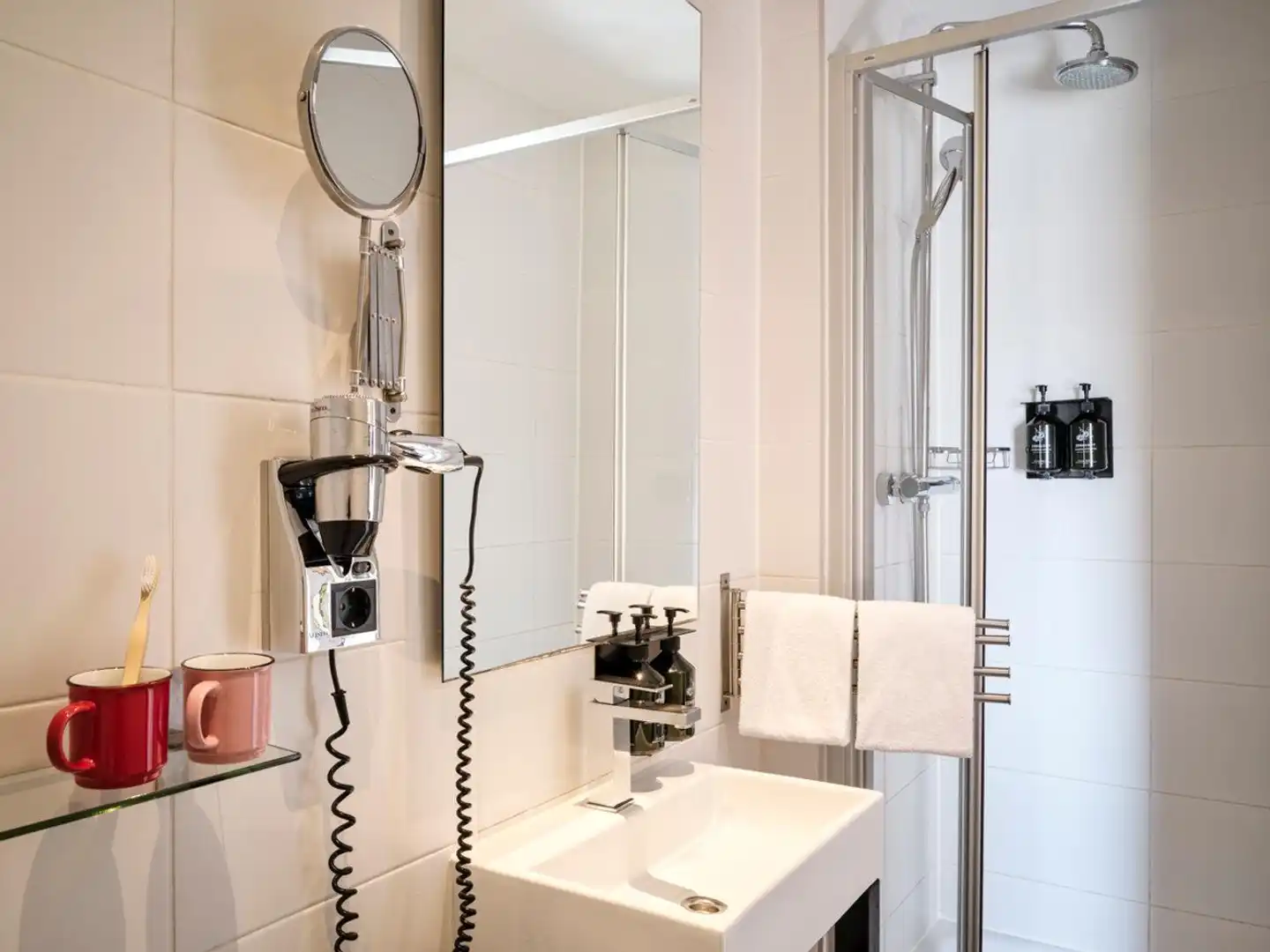 Max Brown Hotel Museum Square Badezimmer