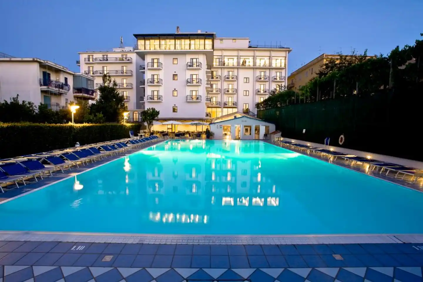 Grand Hotel Flora Pool