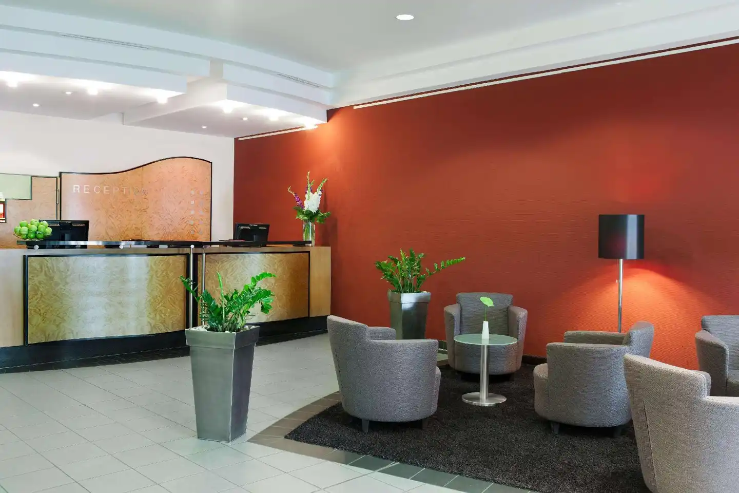 InterCityHotel Augsburg Lobby