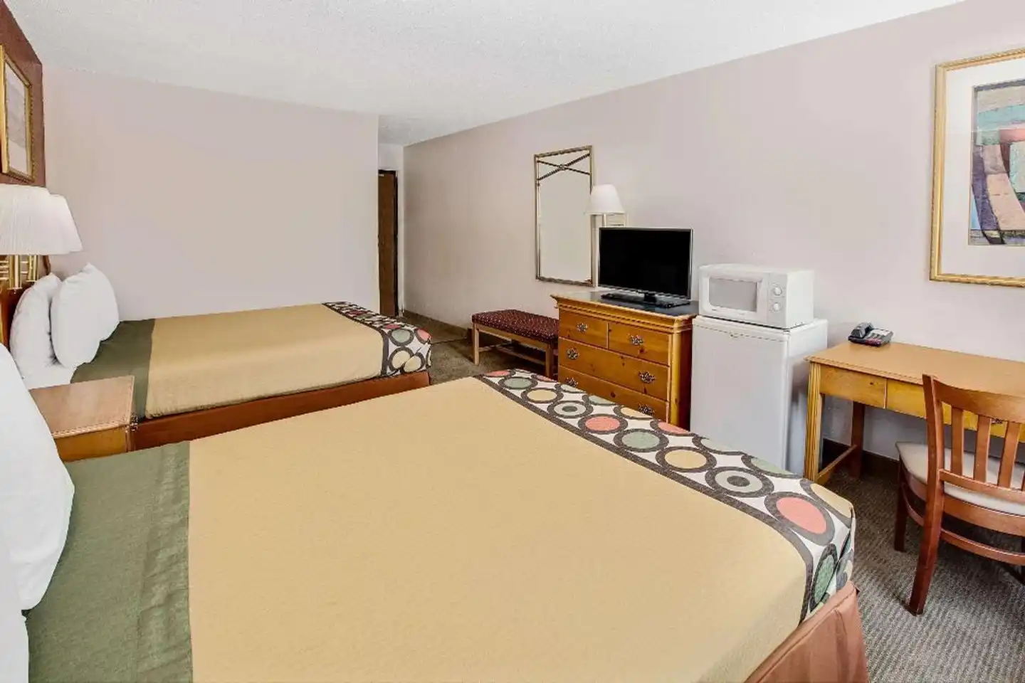 Super 8 by Wyndham Crystal Lake Wohnbeispiel