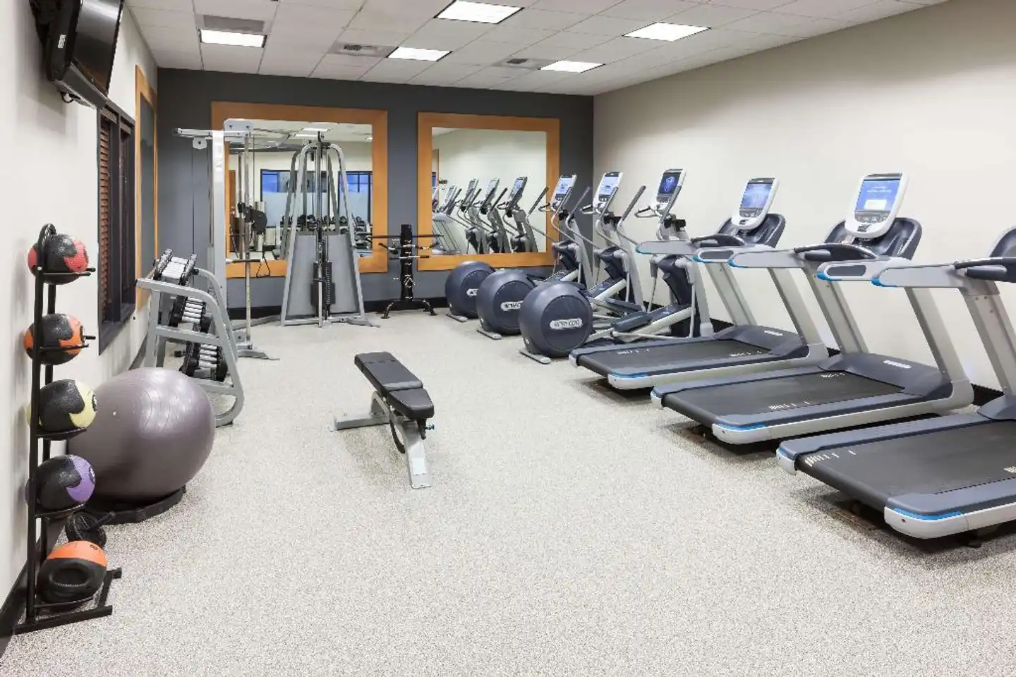 Embassy Suites by Hilton Anchorage Sport und Entertainment