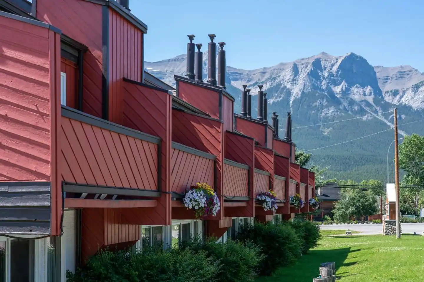 Canmore Rocky Mountain Ski Lodge Aussenansicht