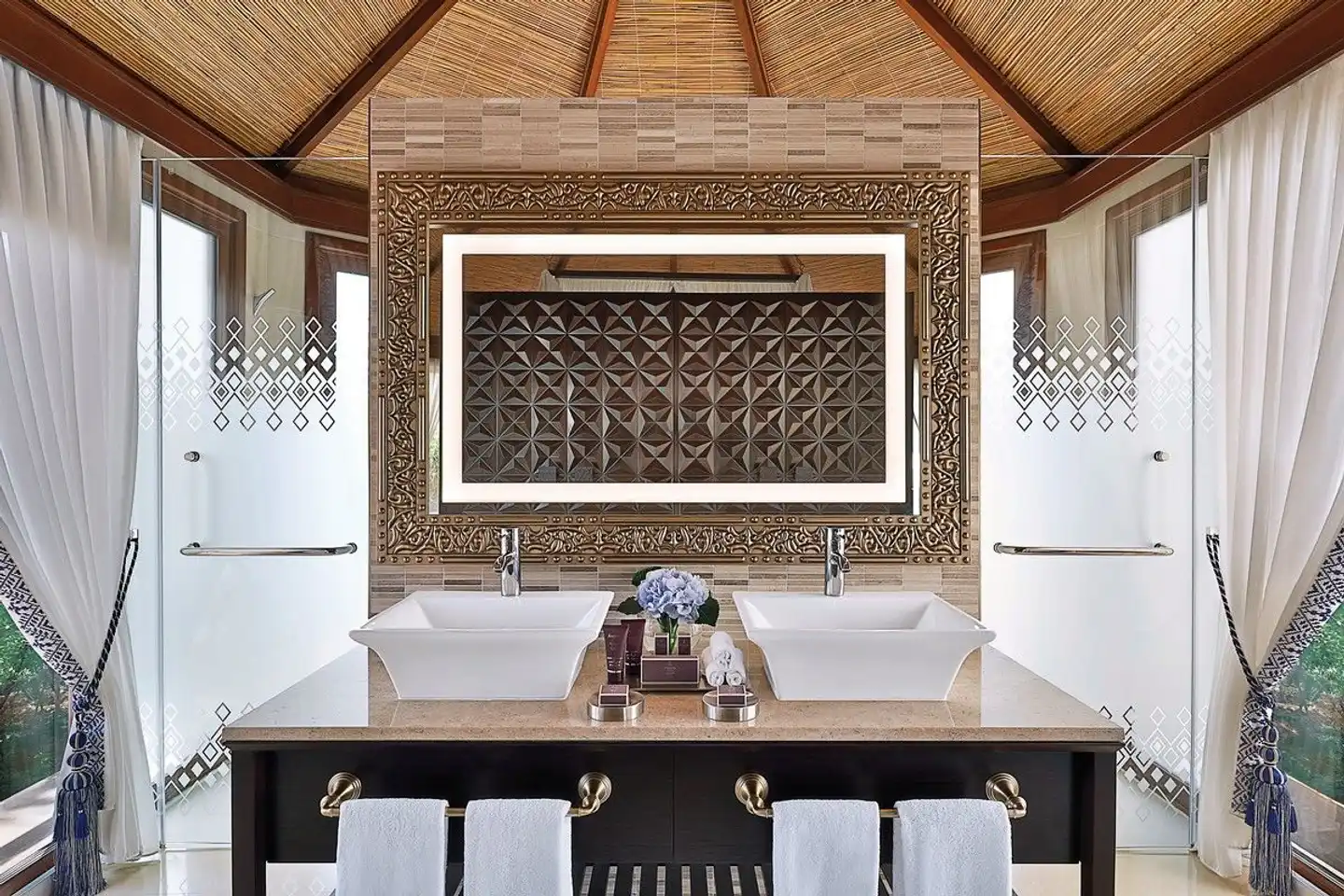 The Ritz-Carlton Ras Al Khaimah, Al Hamra Beach Badezimmer