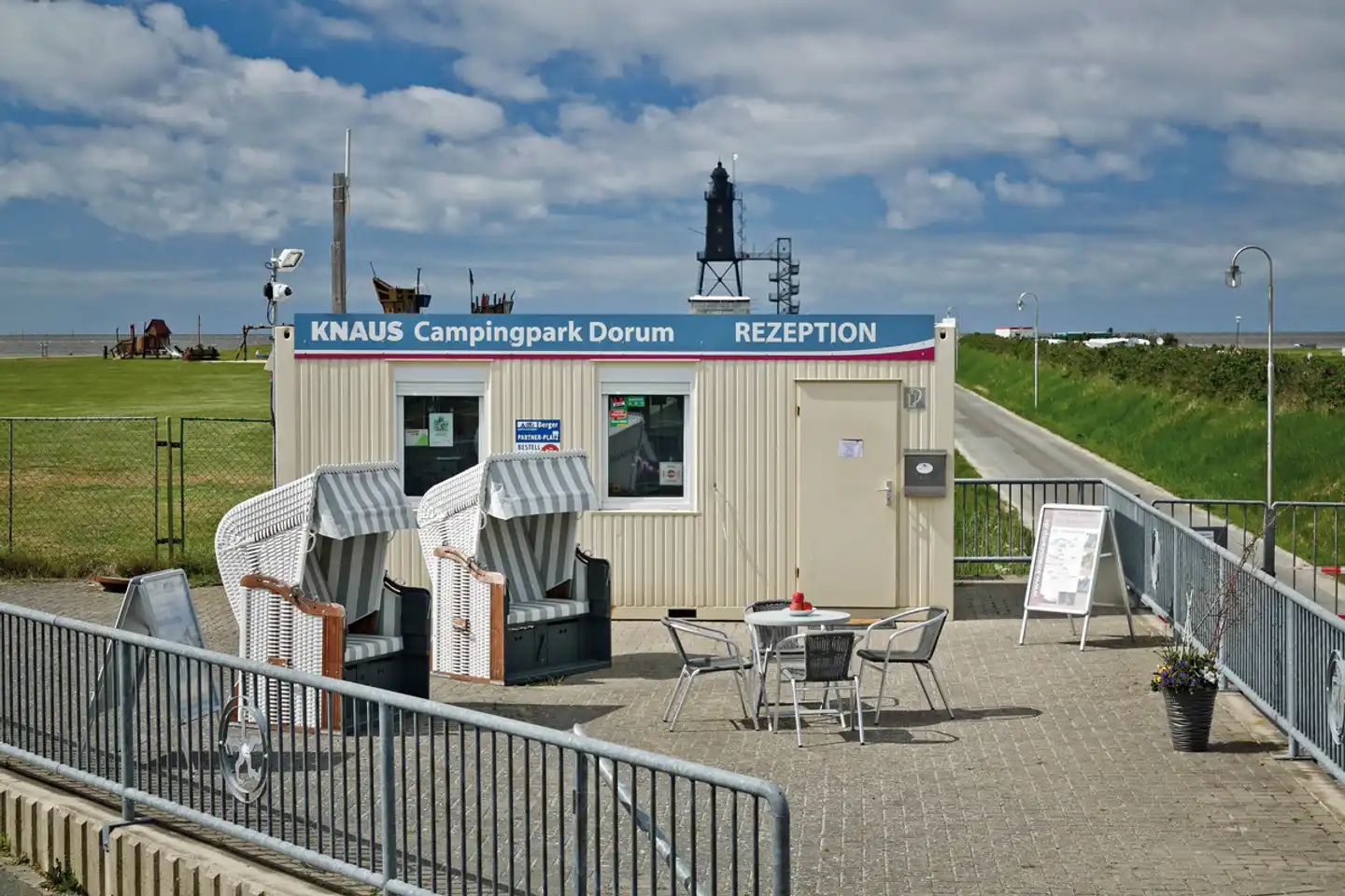 KNAUS Campingpark Dorum Terrasse