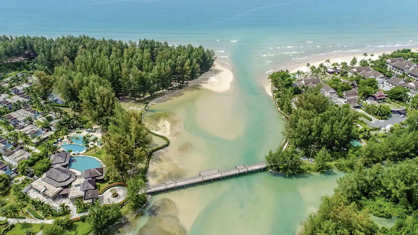 Apsara Beachfront Resort & Villa Landschaft