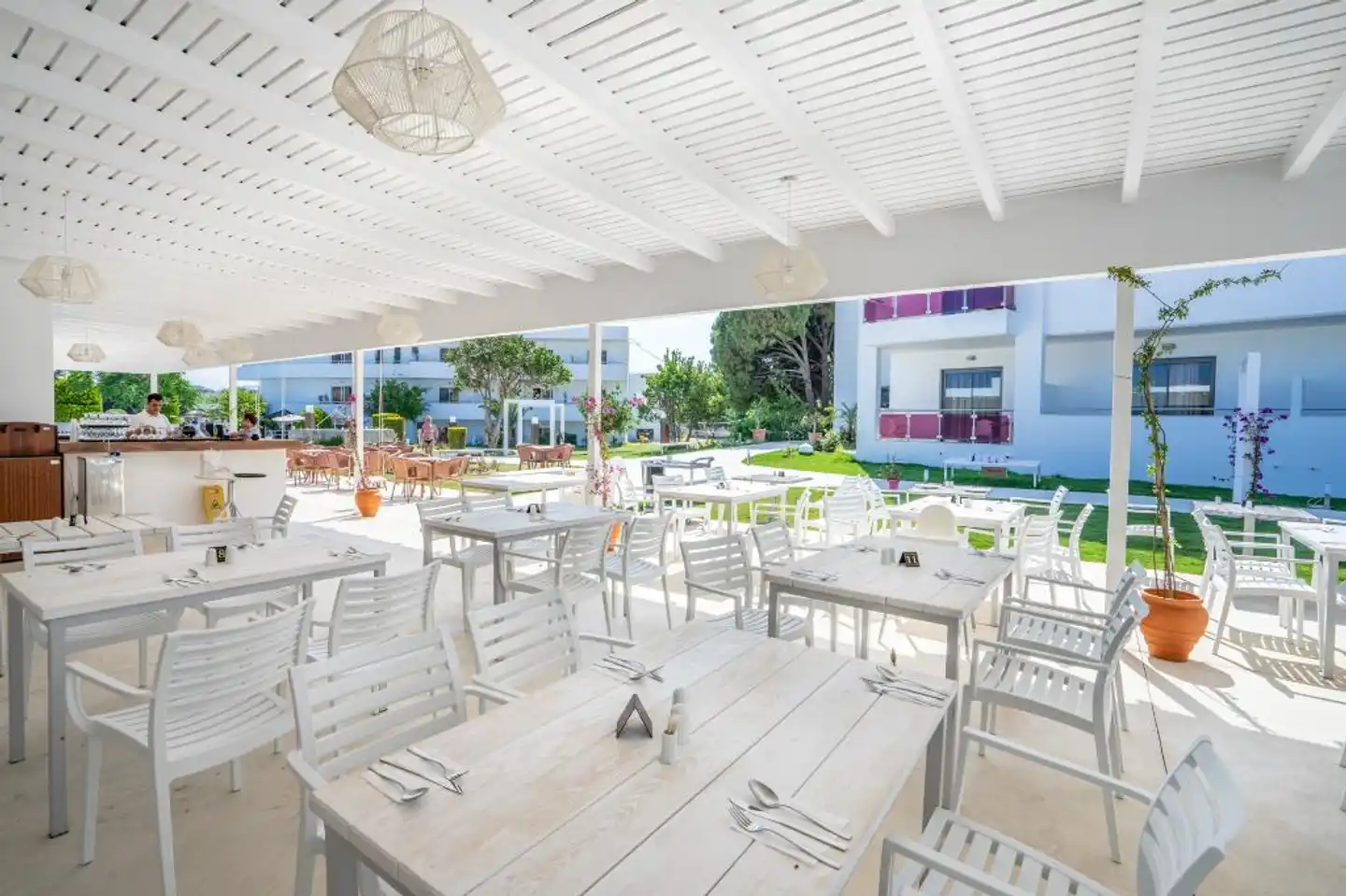 Stamos Hotel Restaurant