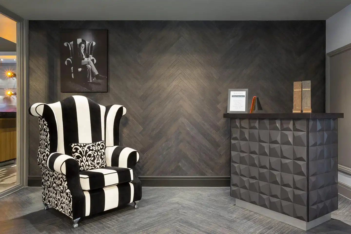 Hotel Indigo Cardiff Lobby