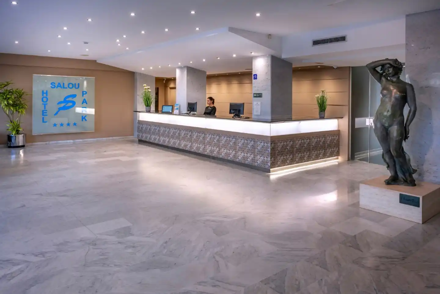 4R Salou Park Lobby