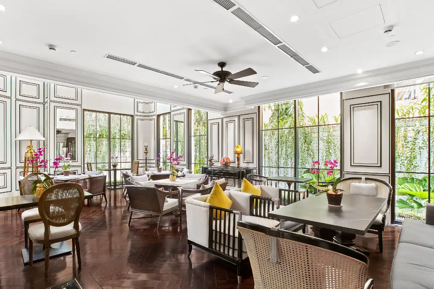 Bach Suites Saigon Restaurant