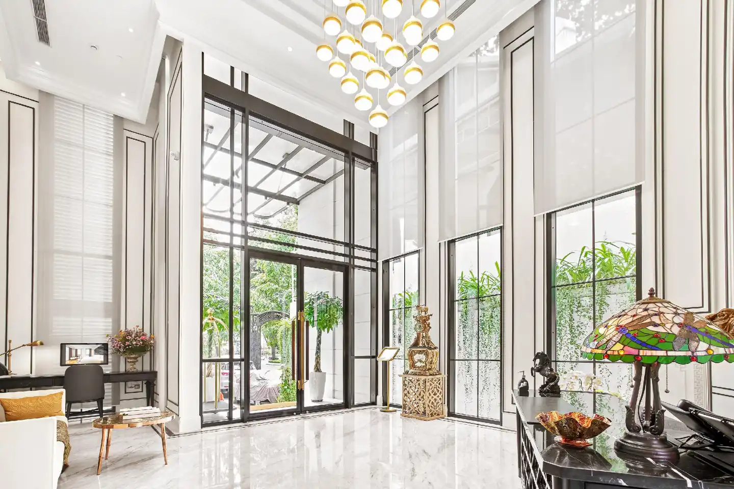 Bach Suites Saigon Lobby