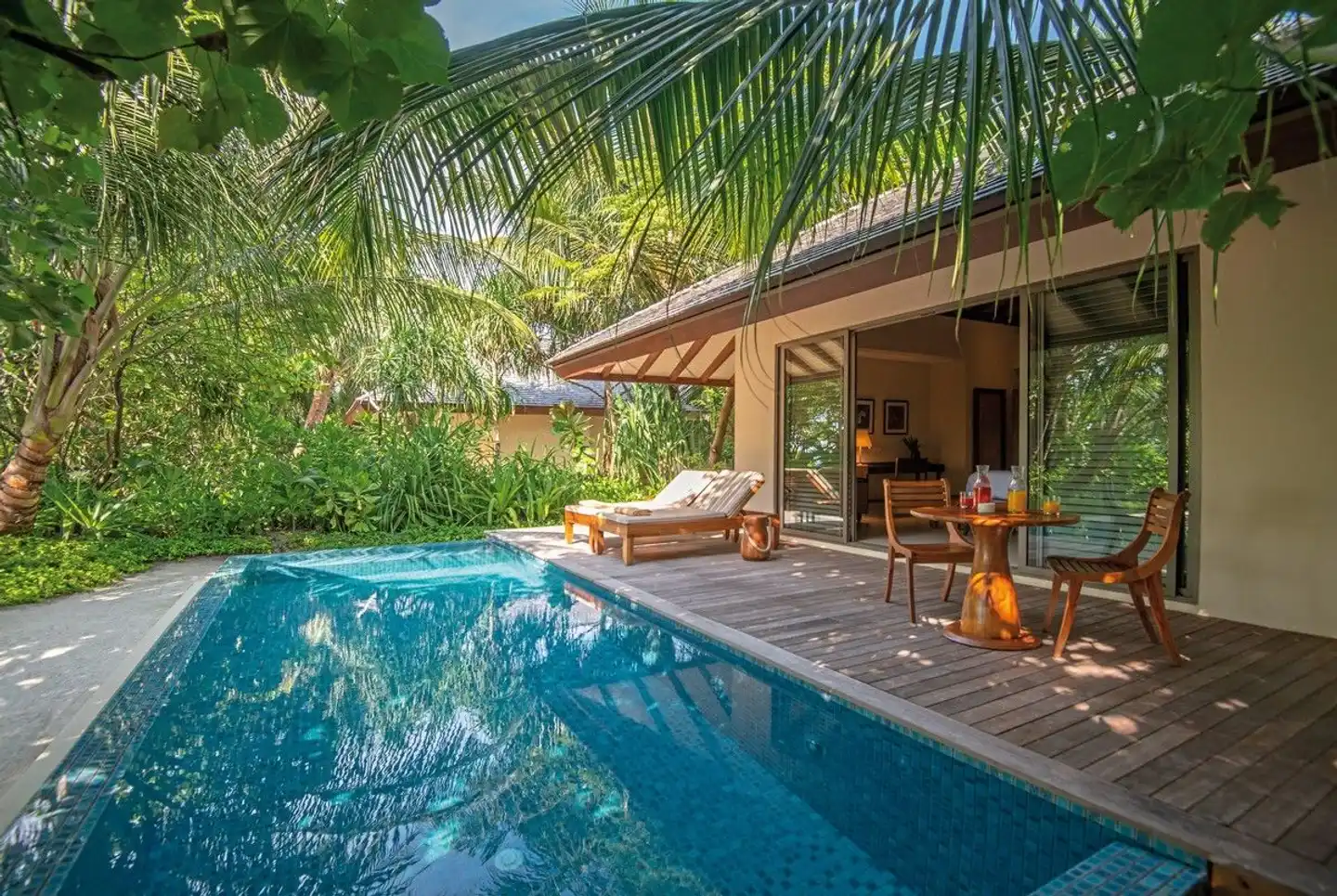 The Residence Maldives at Dhigurah Pool