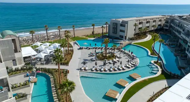 Amira Luxury Resort & Spa Pool