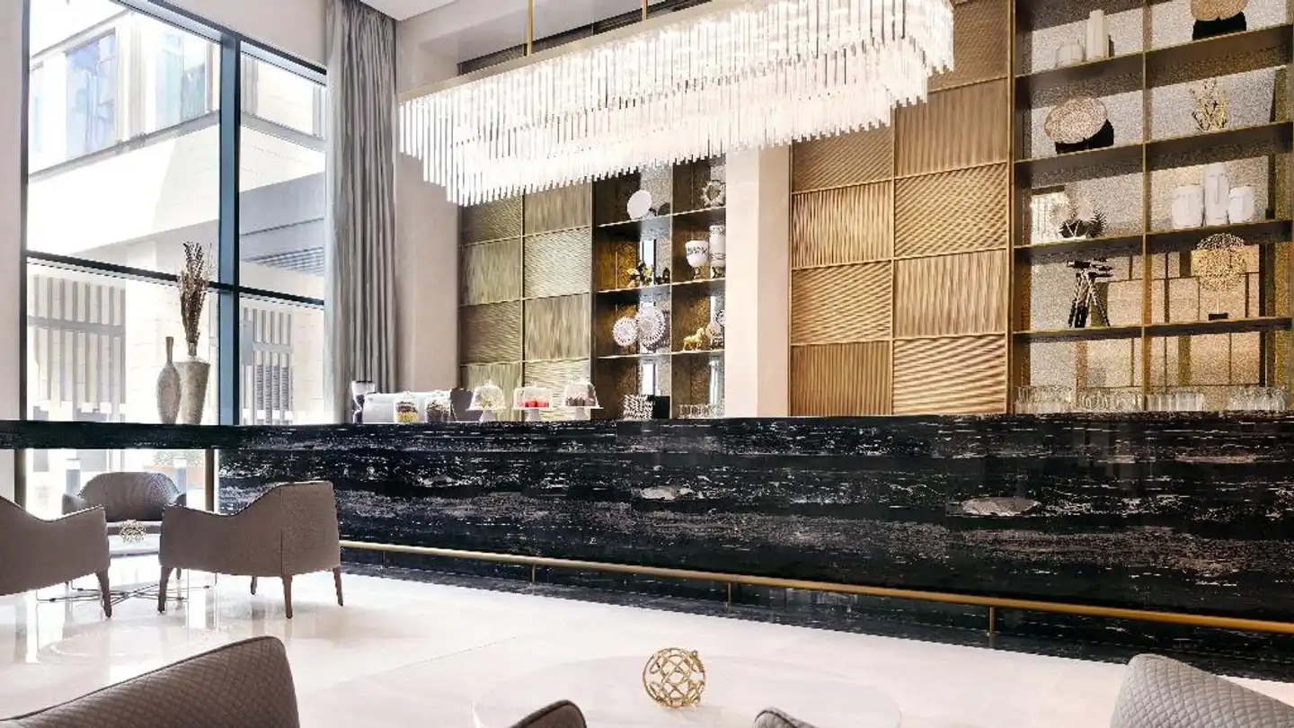 Holiday Inn Dubai Al-Maktoum Airport Lobby