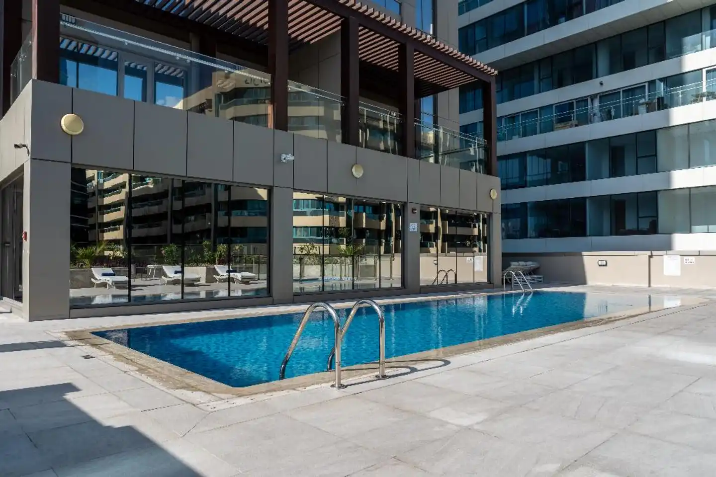 SUHA Mina Rashid Hotel Apartments, Bur Dubai Pool