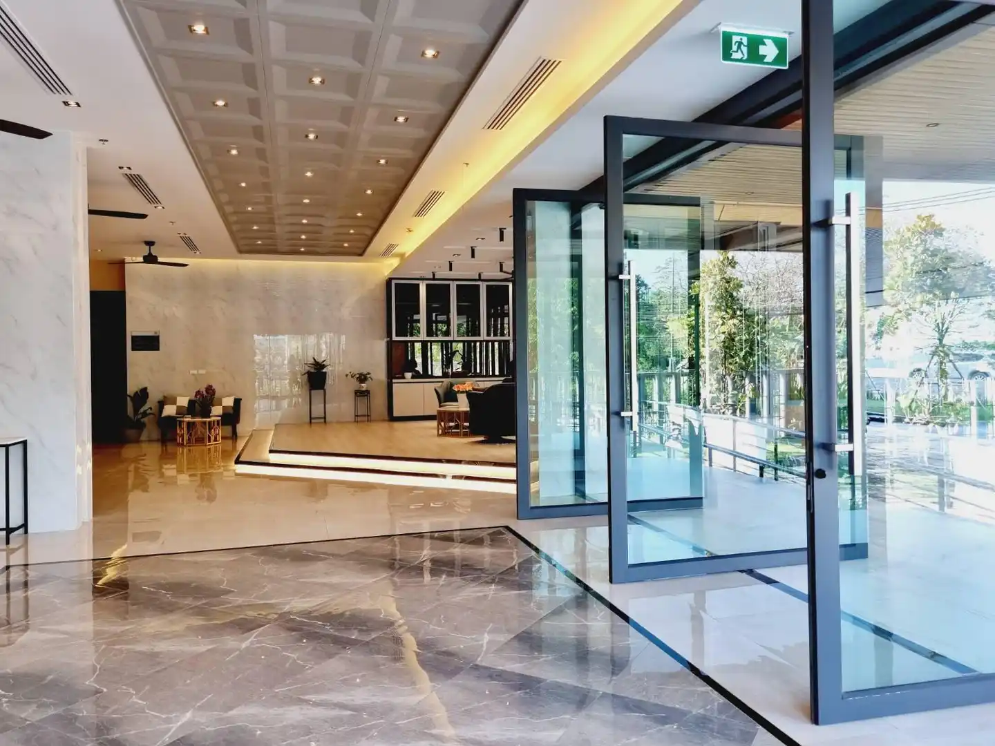Lewit Hotel Pattaya, a member of Radisson Individuals Lobby