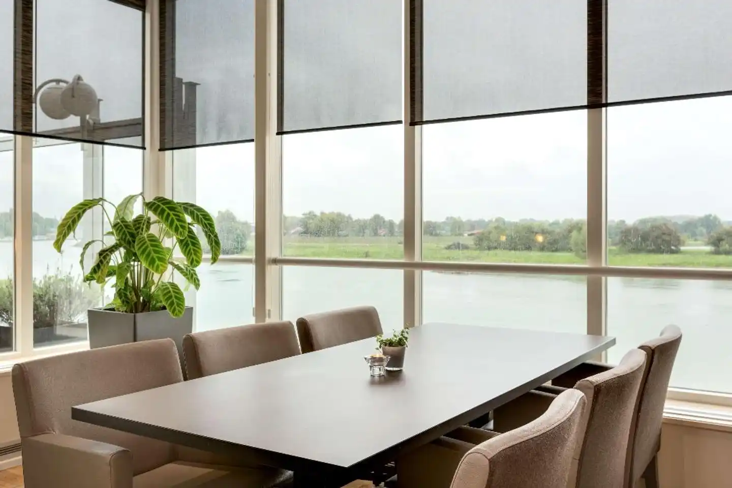 NH Arnhem Rijnhotel Lobby