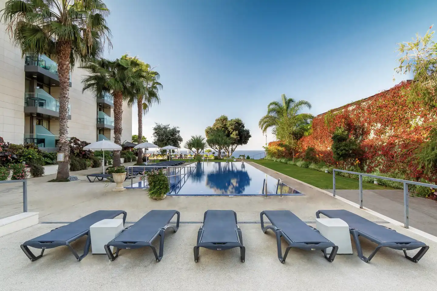 Golden Residence Madeira Hotel Pool