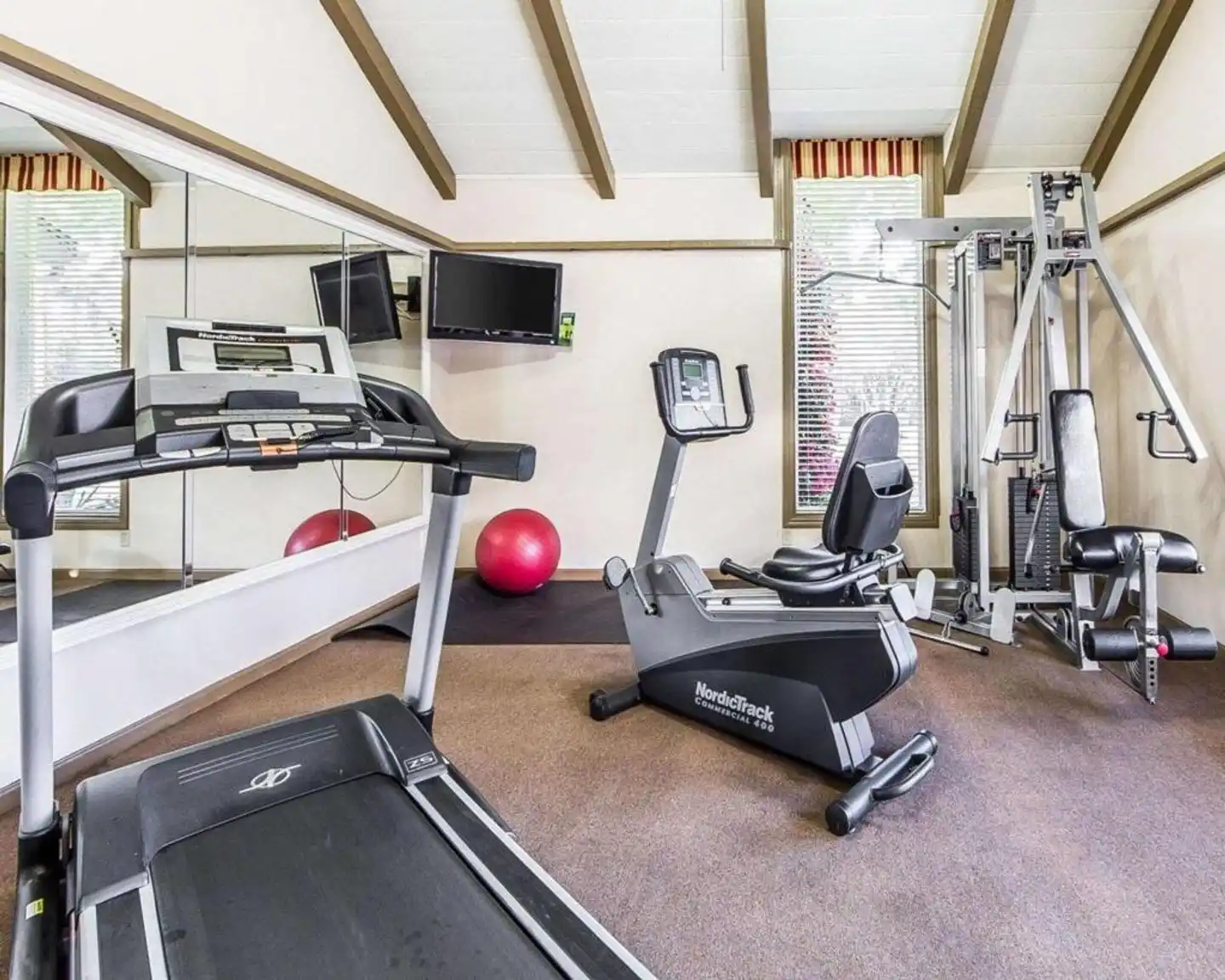 The Inn at 1252 Sport und Entertainment