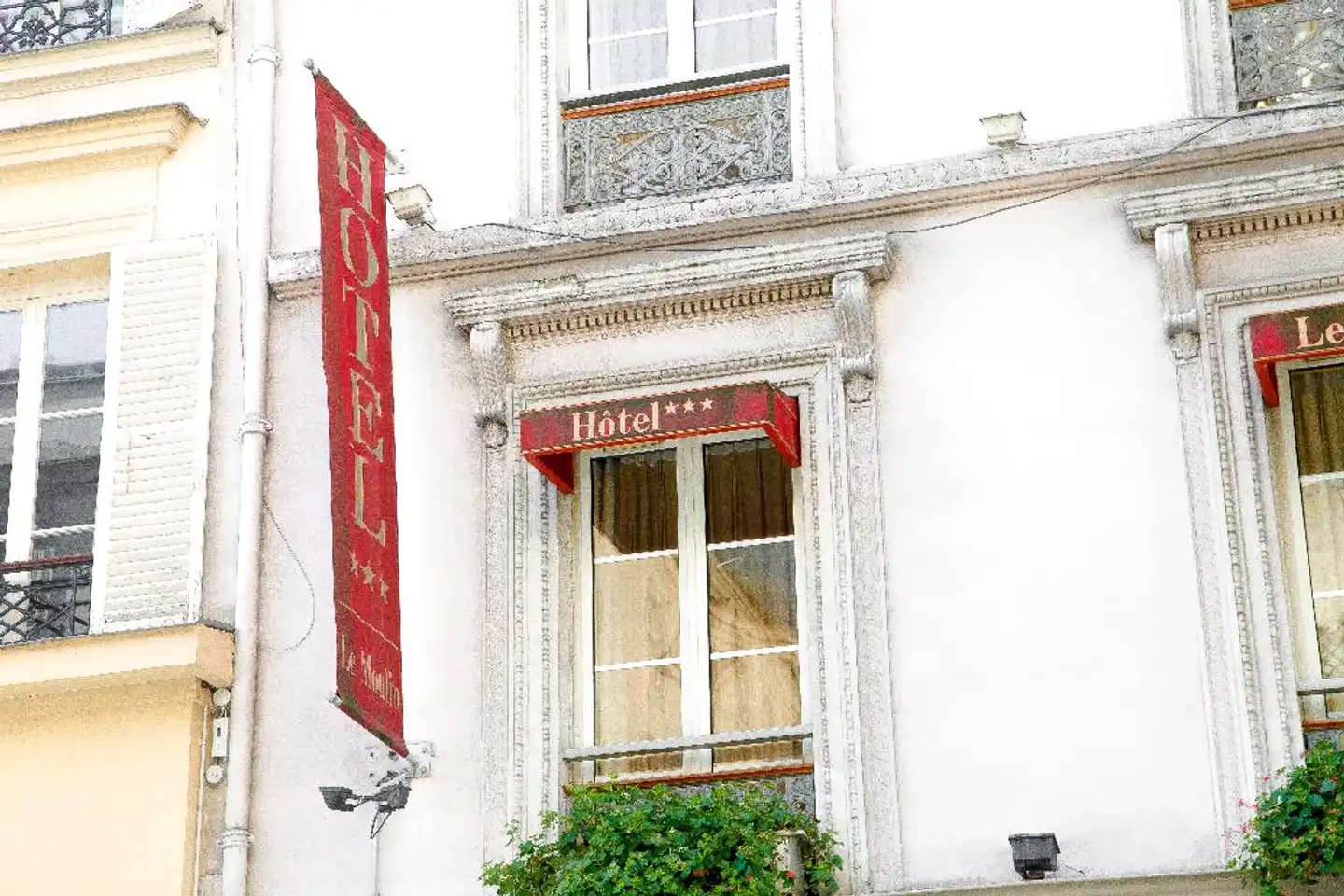 Moulin Plaza Aussenansicht