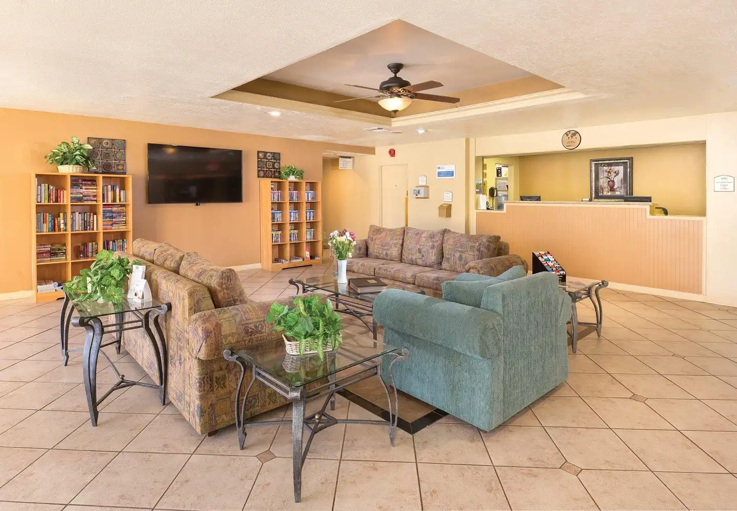 WorldMark Palm Springs - Plaza Resort and Spa Lobby