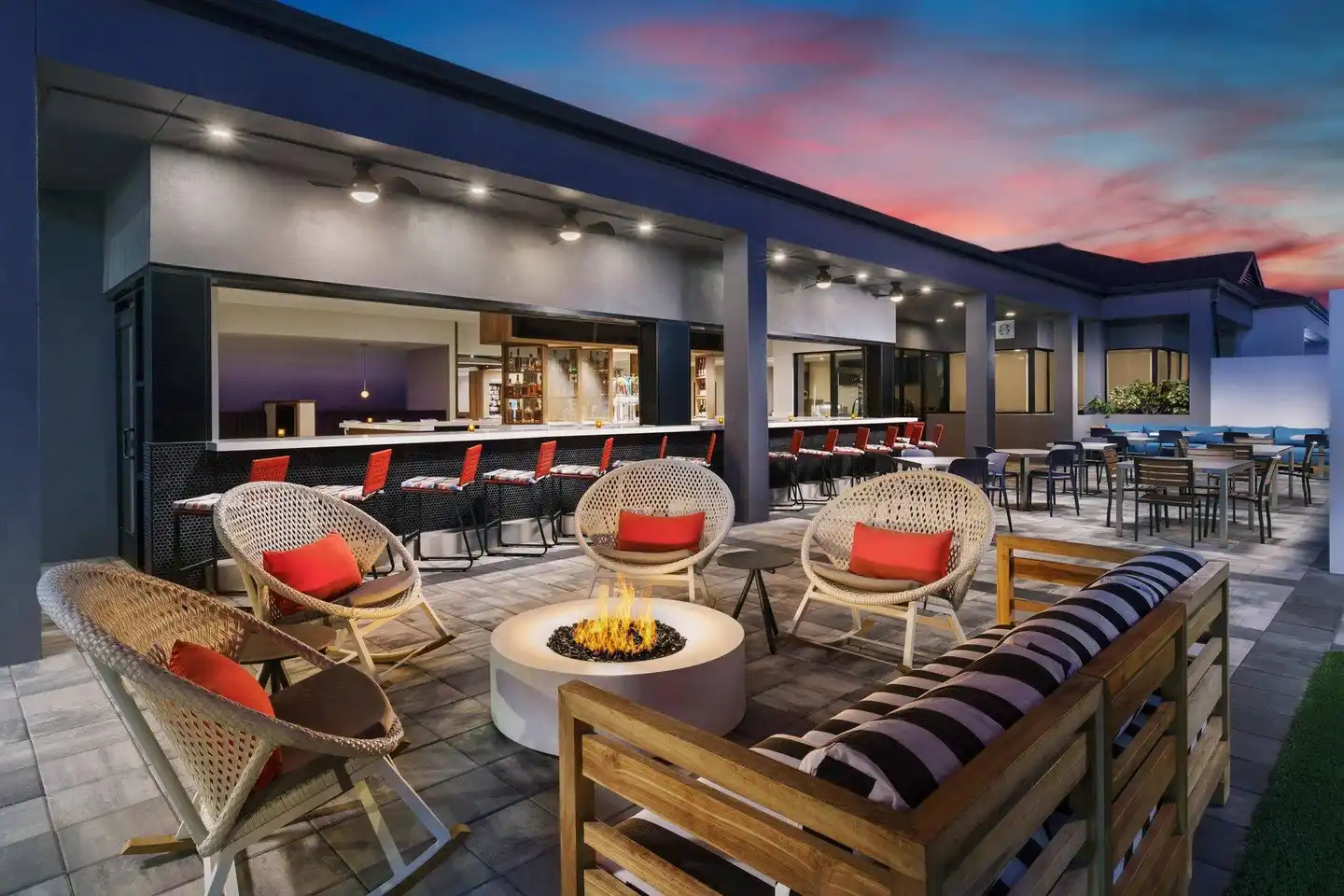 Courtyard by Marriott Orlando Lake Buena Vista at Vista Centre Restaurant