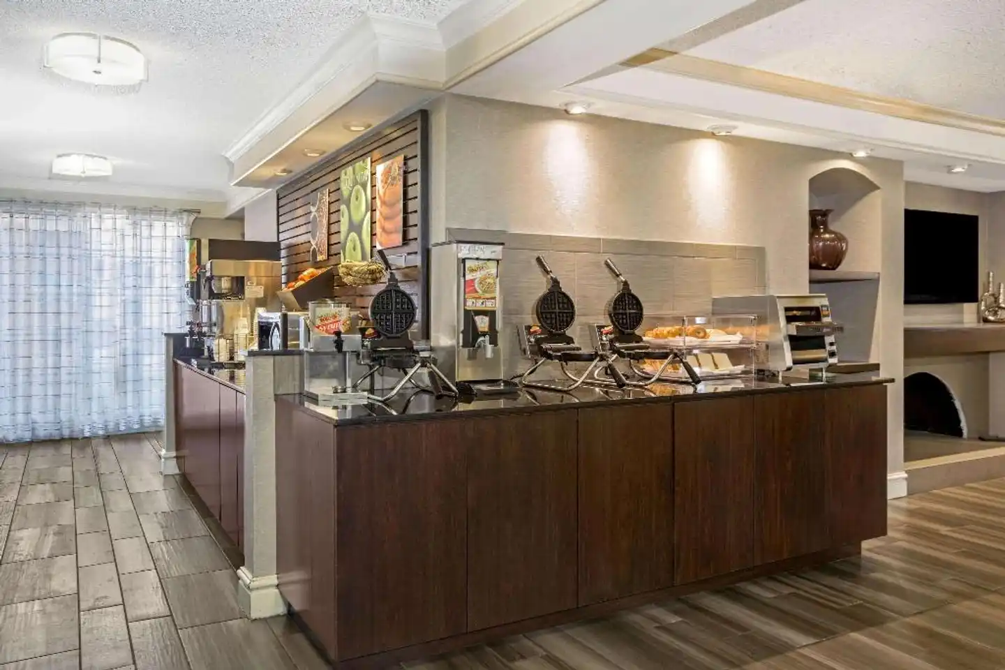 La Quinta Inn Fresno Yosemite Lobby