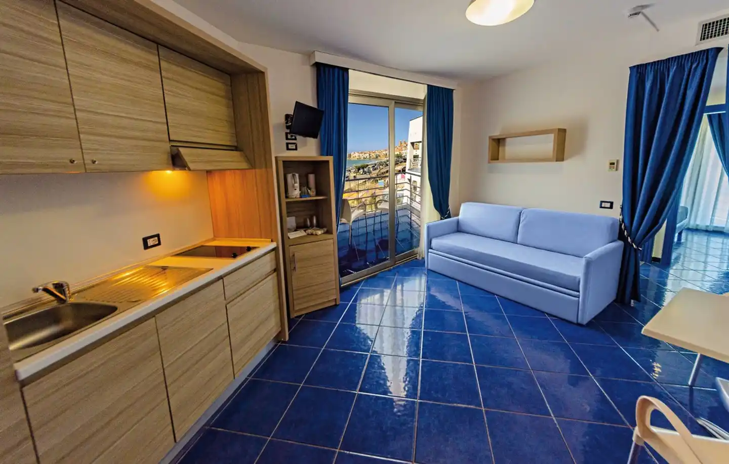 Astro Suite Hotel Wohnbeispiel