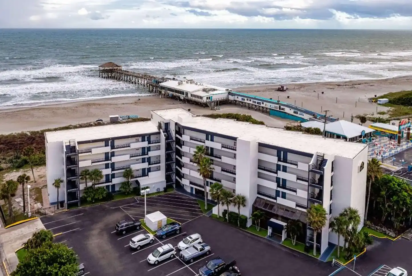 La Quinta Inn & Suites Cocoa Beach Oceanfront Aussenansicht