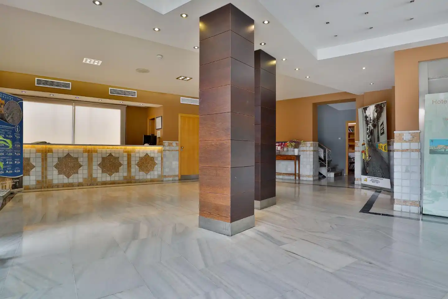 Hotel Oasis de Córdoba Lobby