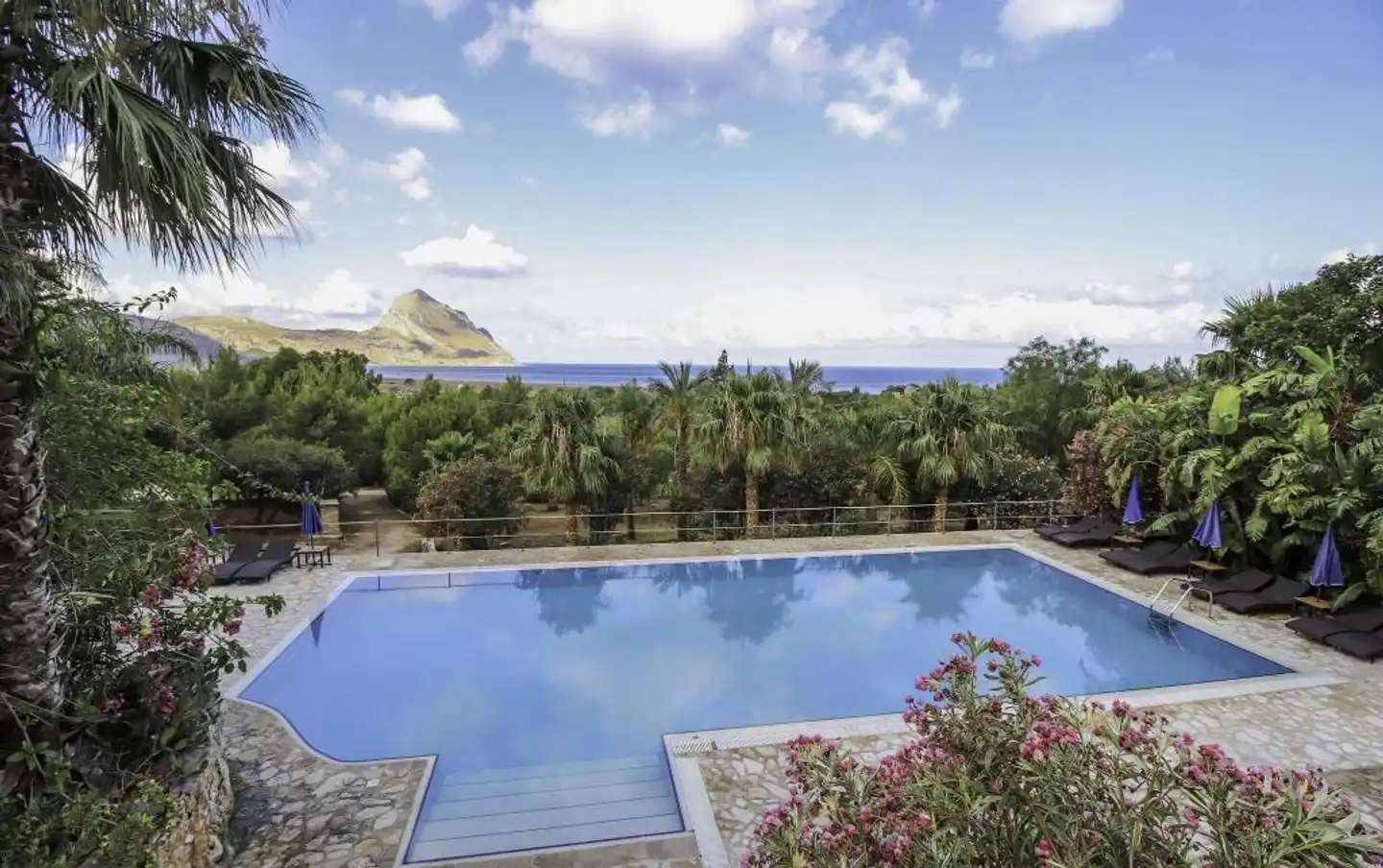 Cala Dell'Arena Pool