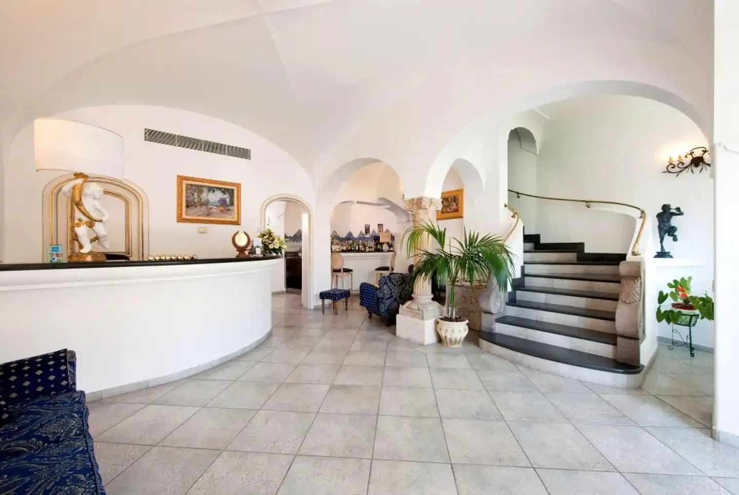 Reginella Lobby