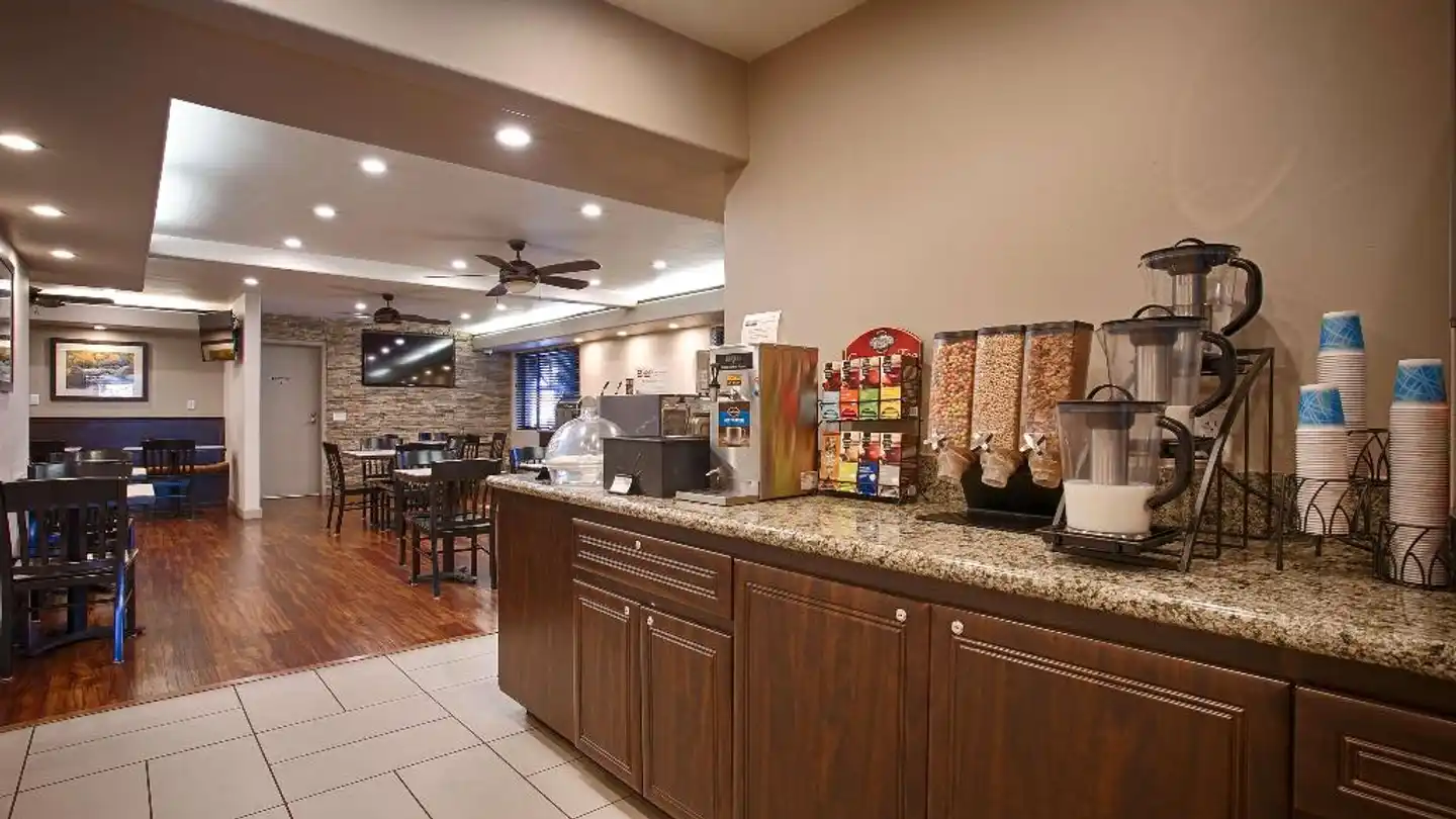 Best Western Bishop Lodge Bar