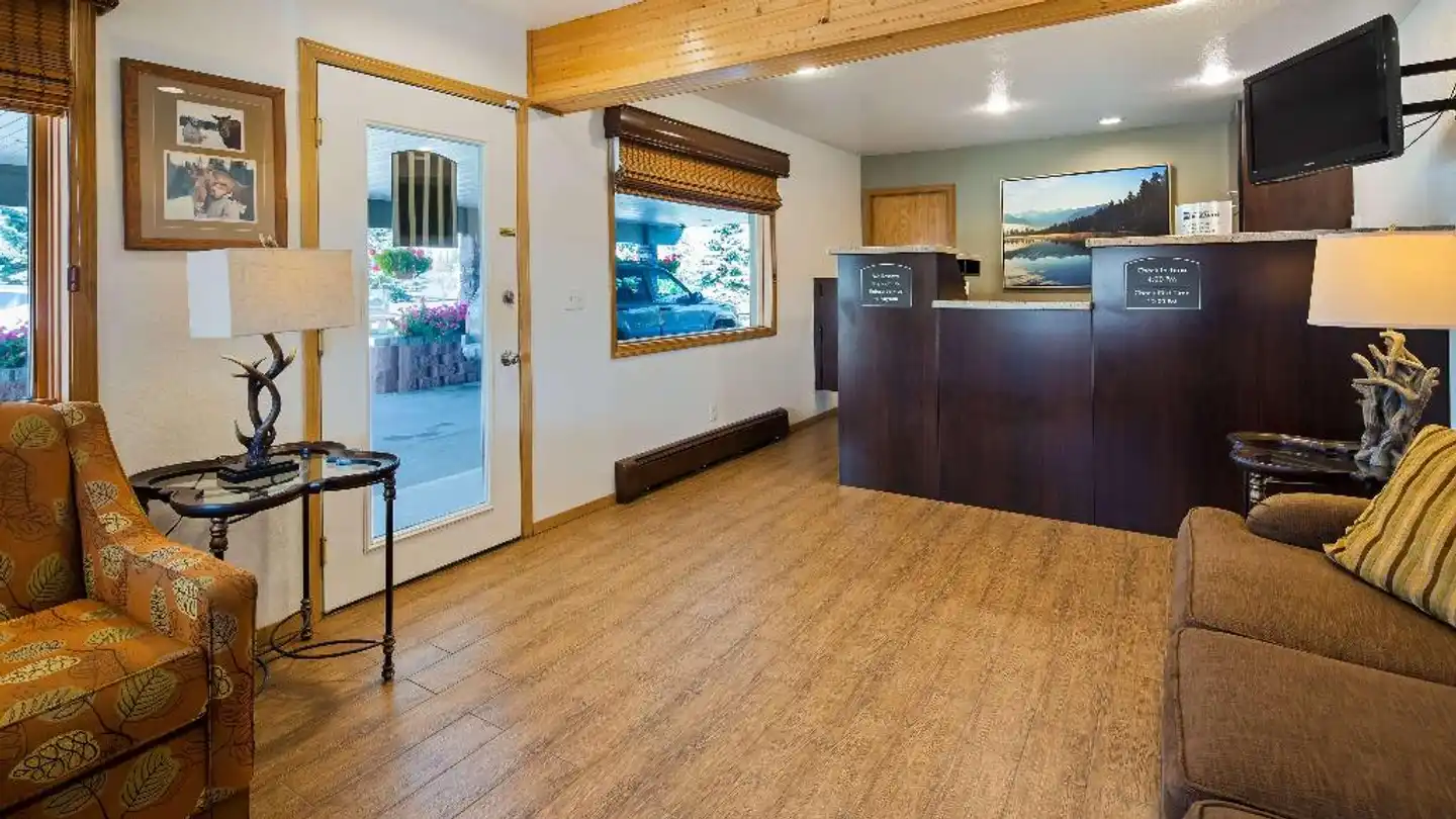 Best Western King Salmon Motel Lobby