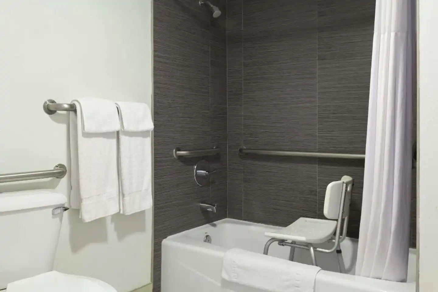 Days Inn by Wyndham Downey Badezimmer