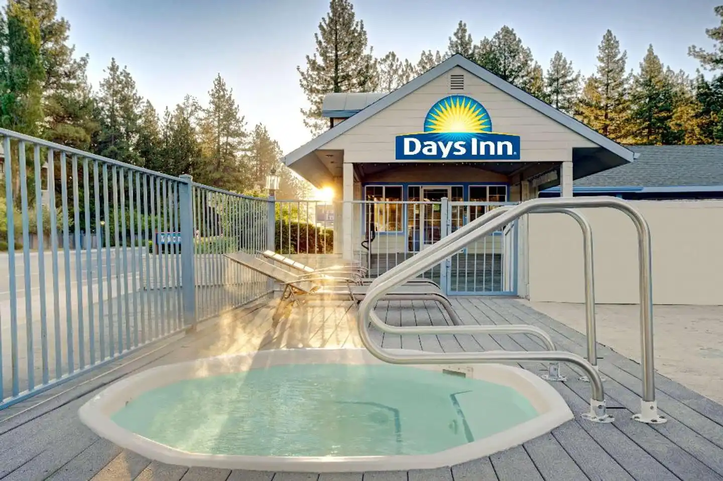 Days Inn by Wyndham South Lake Tahoe Pool