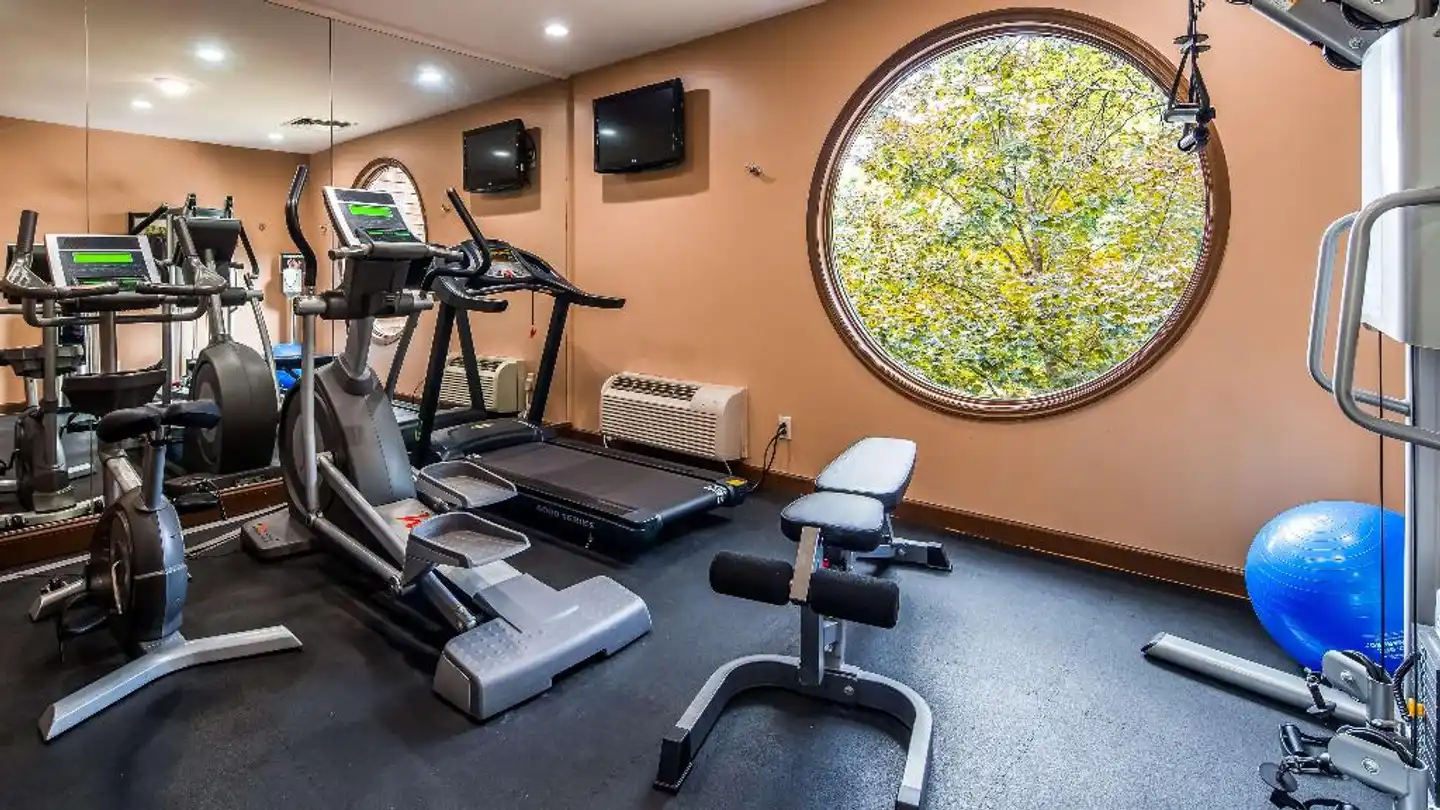 Best Western Plus The Inn & Suites at the Falls Sport und Entertainment