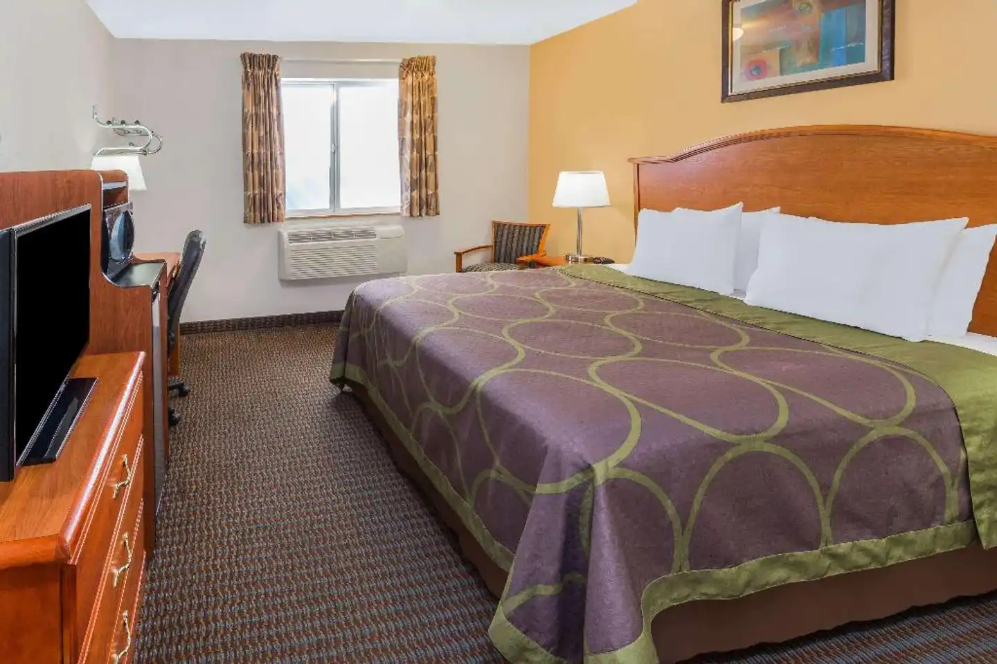 Super 8 by Wyndham Roseburg Wohnbeispiel