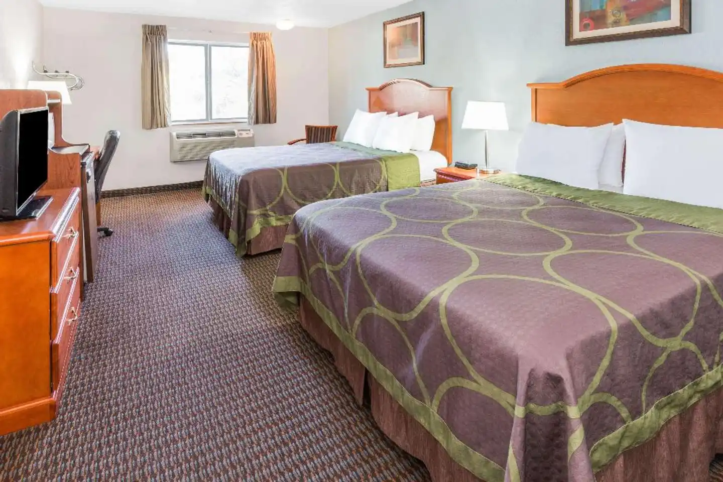 Super 8 by Wyndham Roseburg Wohnbeispiel