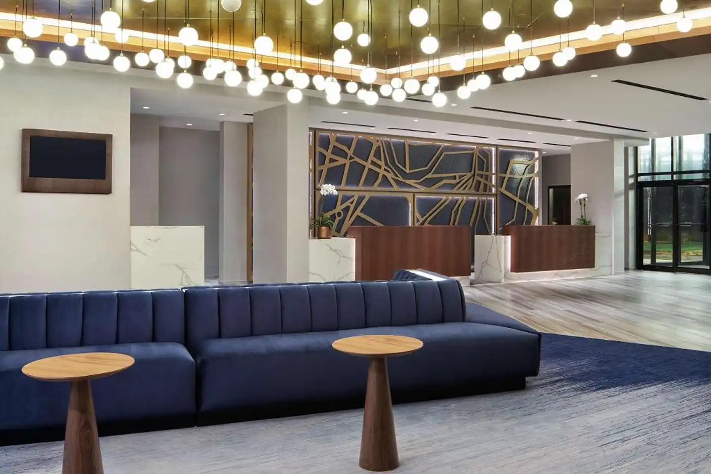 DoubleTree by Hilton Newark Lobby