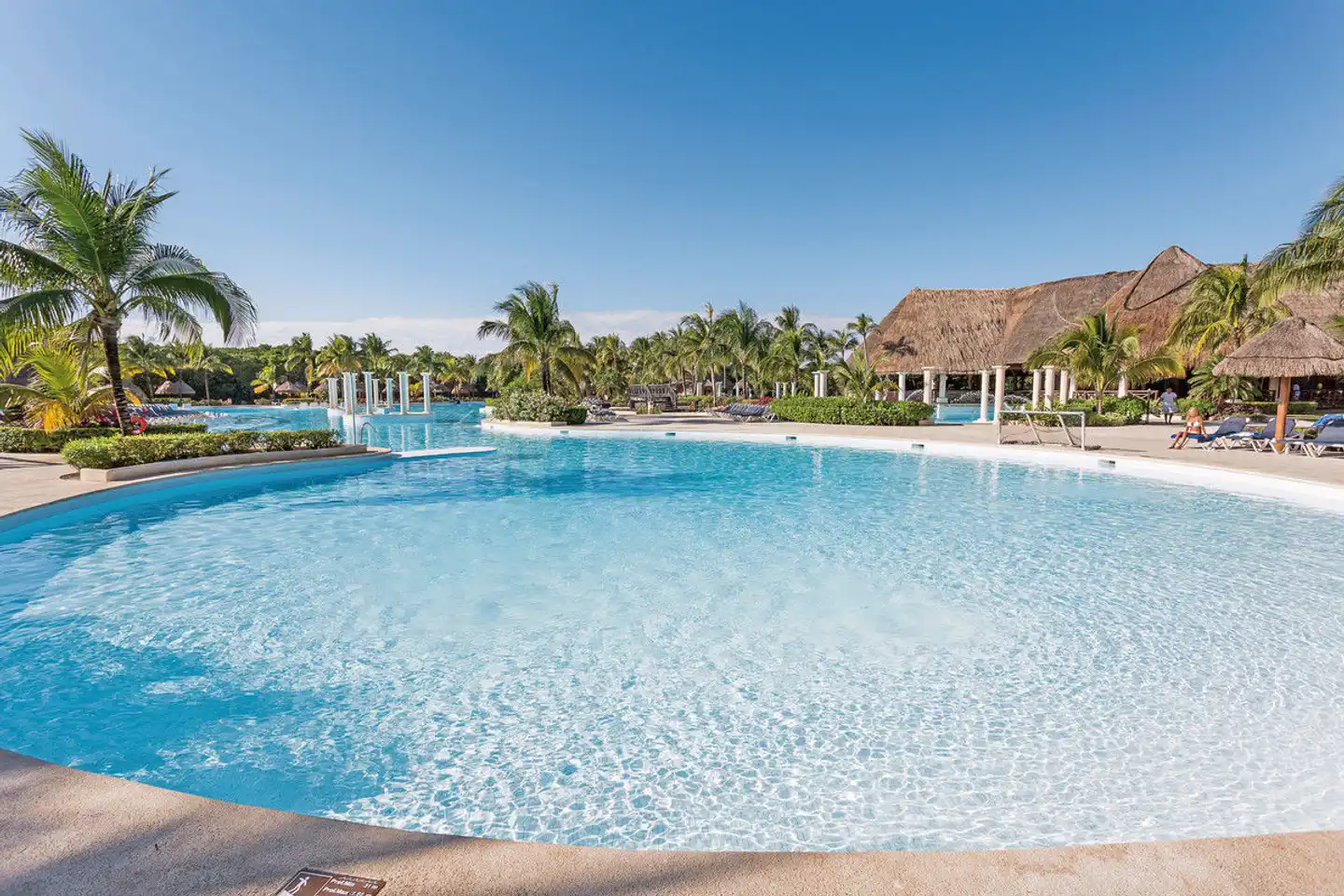 Grand Palladium Colonial Resort & Spa Pool