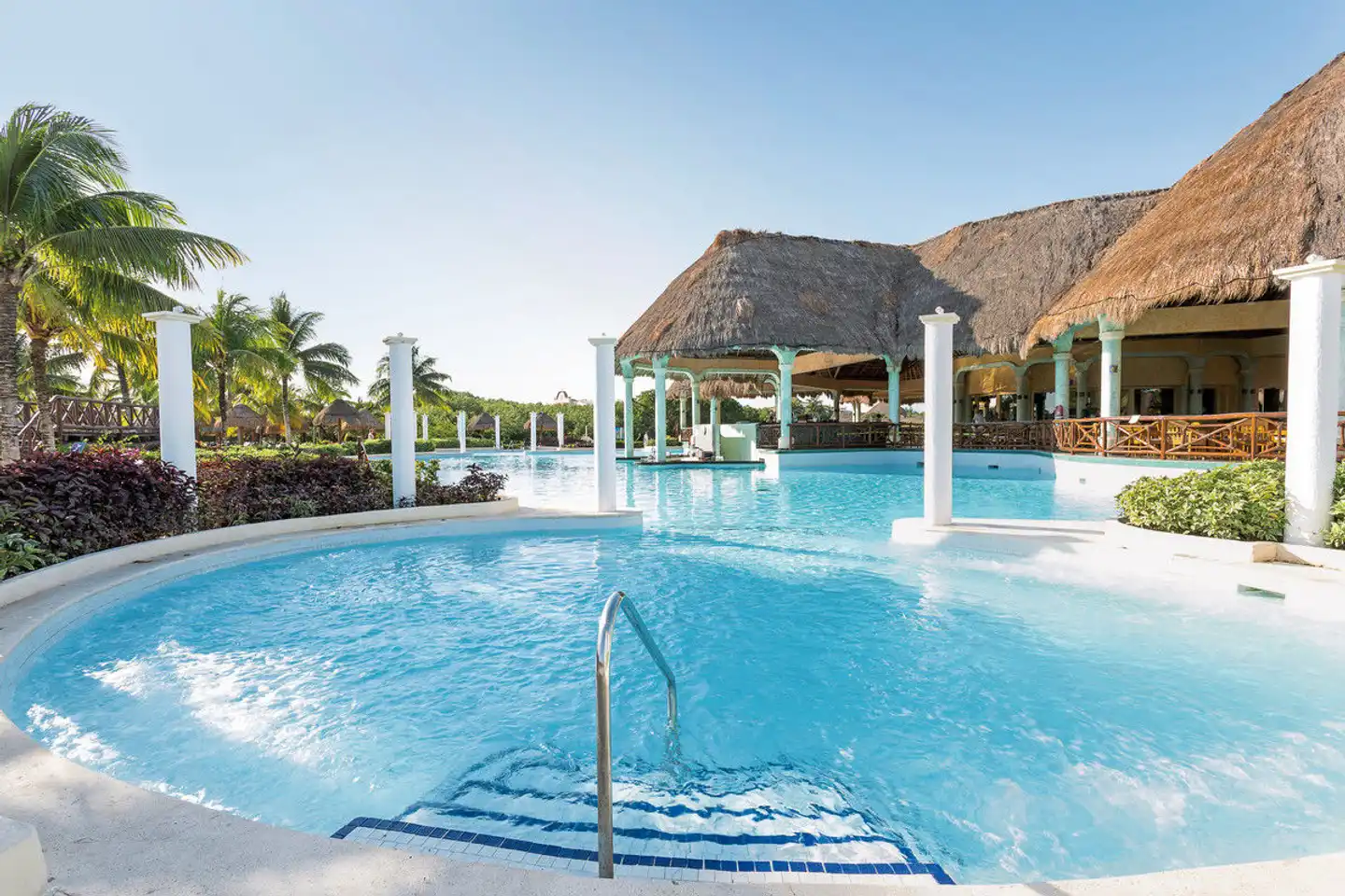 Grand Palladium Colonial Resort & Spa Pool