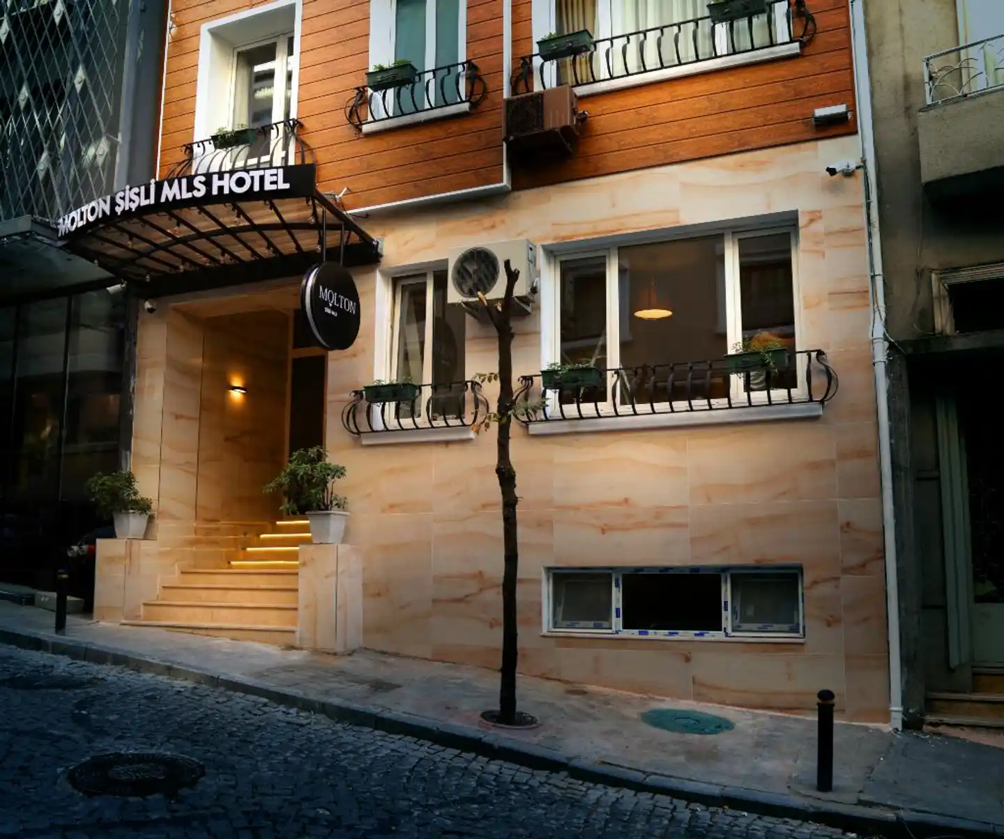 Molton 'i'li MLS Hotel Aussenansicht