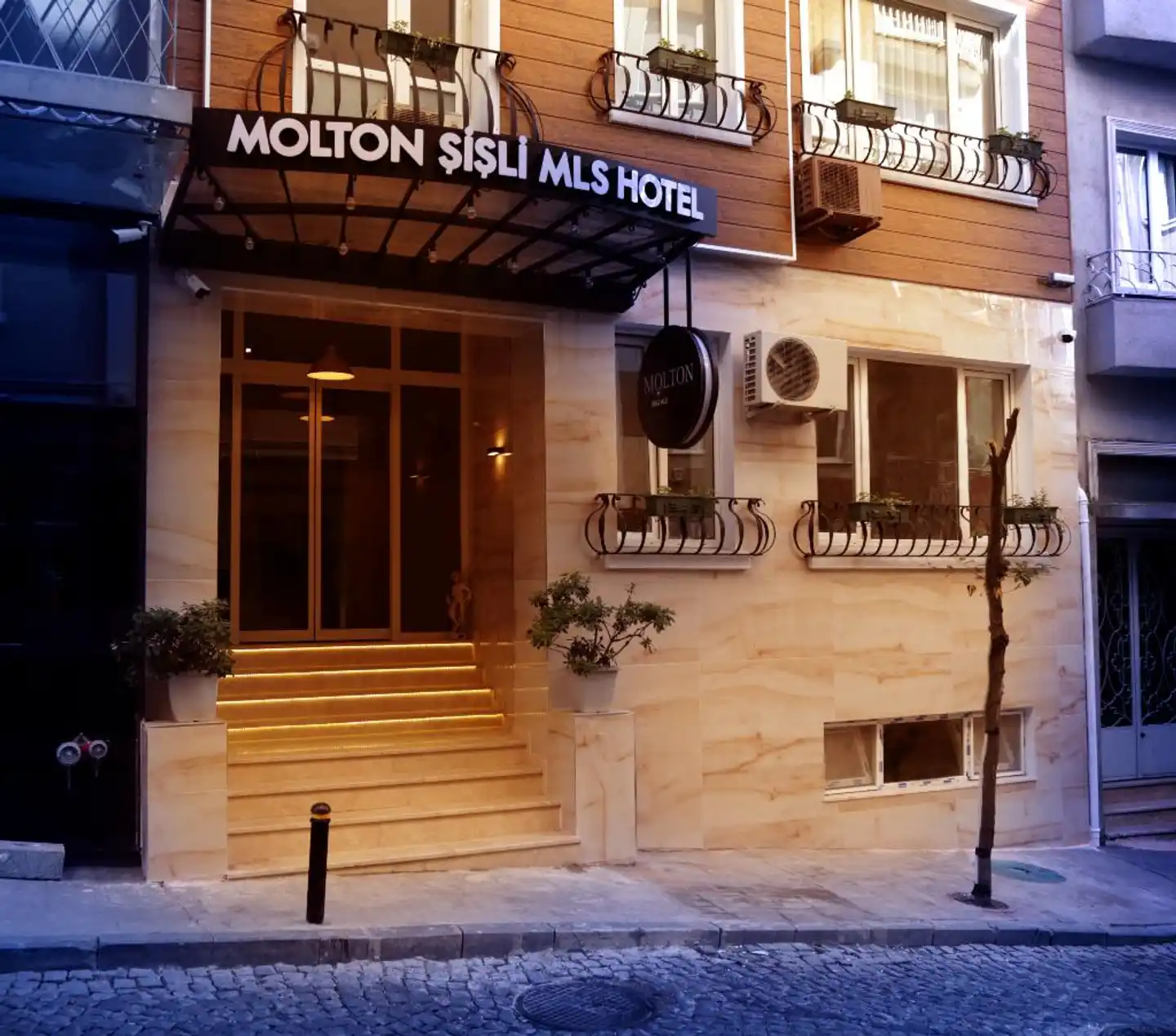 Molton 'i'li MLS Hotel Aussenansicht